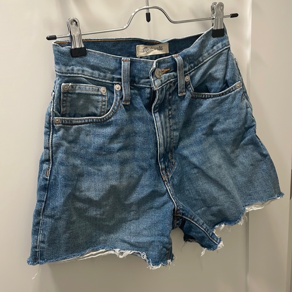 Madewell the mom Jean short. Like new